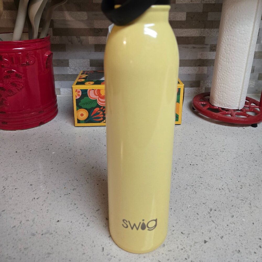 Swig Life Flip & Sip Water Bottle